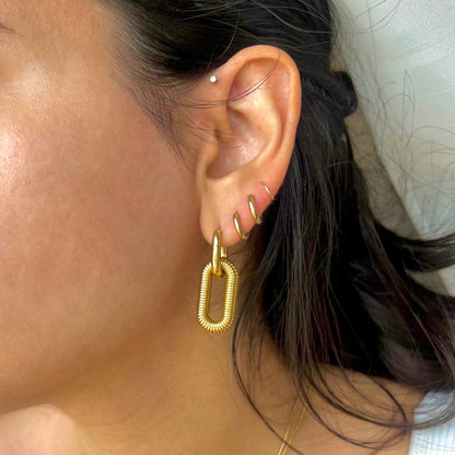 Versatile Elegance: 2 in 1 Chain Earrings by Baleh Jewels - Stainless Steel and Gold-Plated. Elevate your style with this customizable accessory suitable for all occasions. Durable stainless steel meets luxurious gold plating for a perfect blend of sophistication and adaptability.