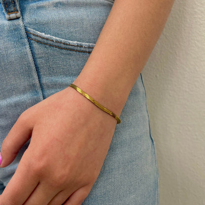 Stella Clasp Bracelet