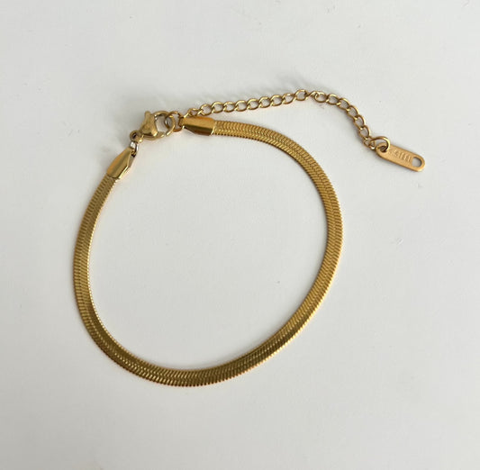 Stella Clasp Bracelet